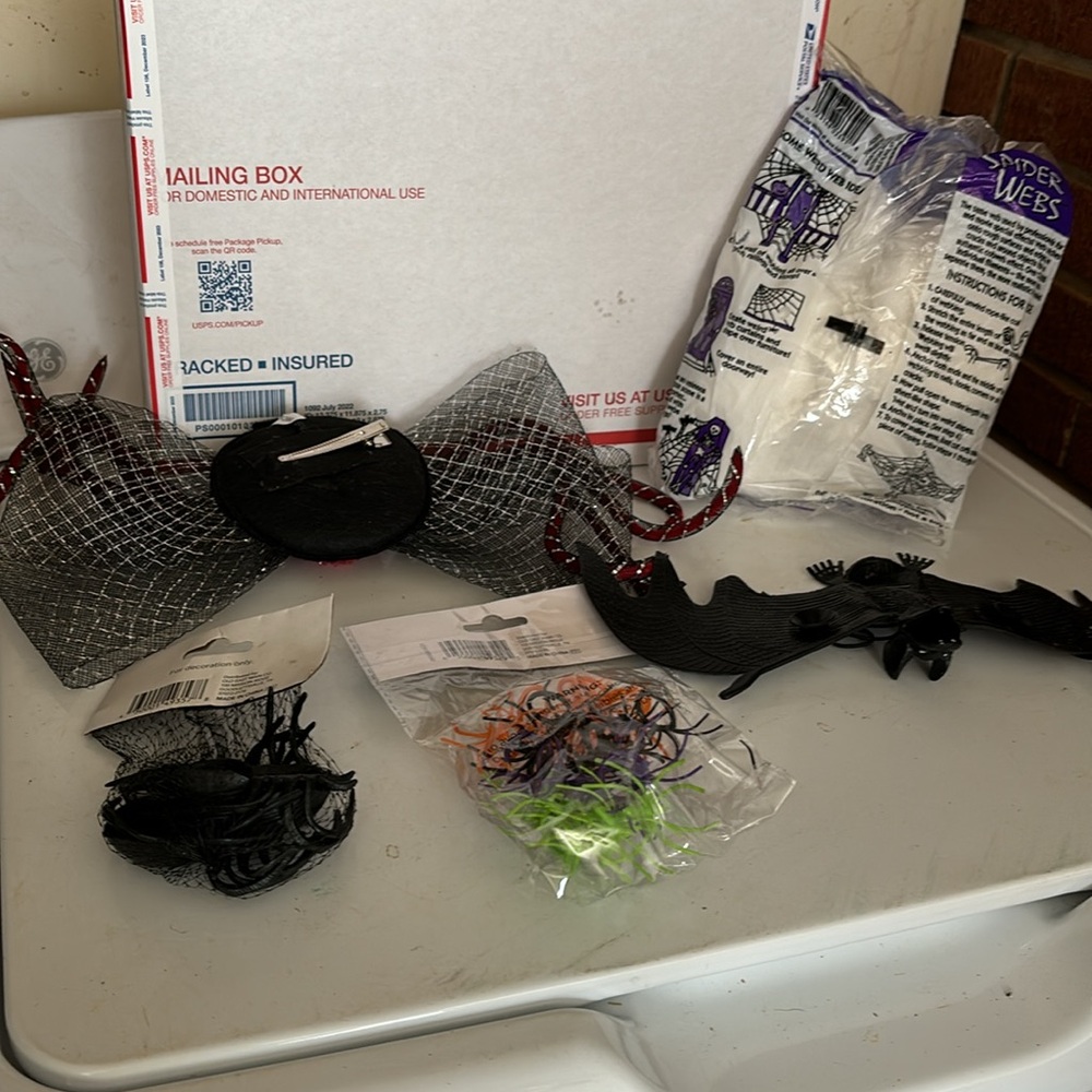 NWT Way To Celebrate Halloween Clip Spider Headpiece Spiders Webs 5 Piece Bundle